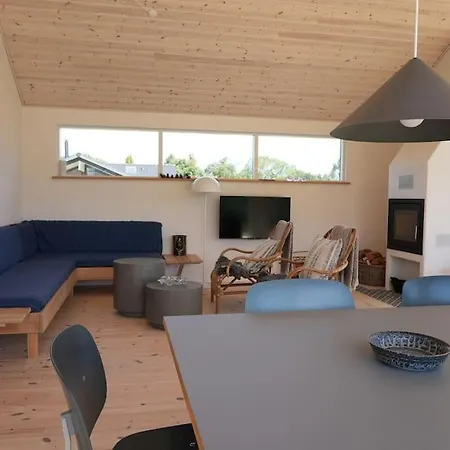 Nyt Hus Med Skon Udsigt Til Skov *